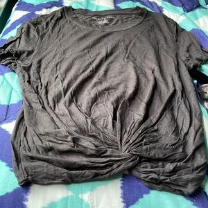 Super cute t shirt with cute knot in front